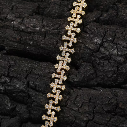 Gold Cross Link Bracelet detail view